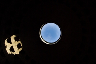 [759] - Dal basso, la Rotonda    dall'alto, il Pantheon