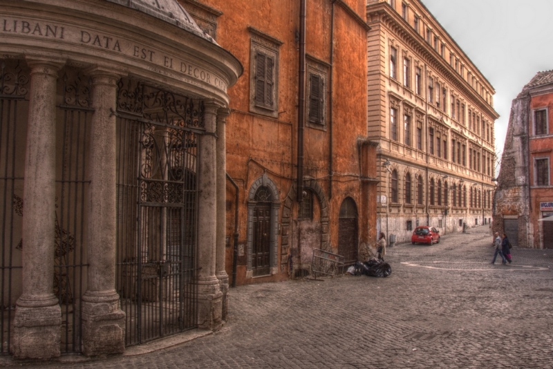 11-cinzia-santagati-a-spasso-per-il-ghetto-4-voti.jpg