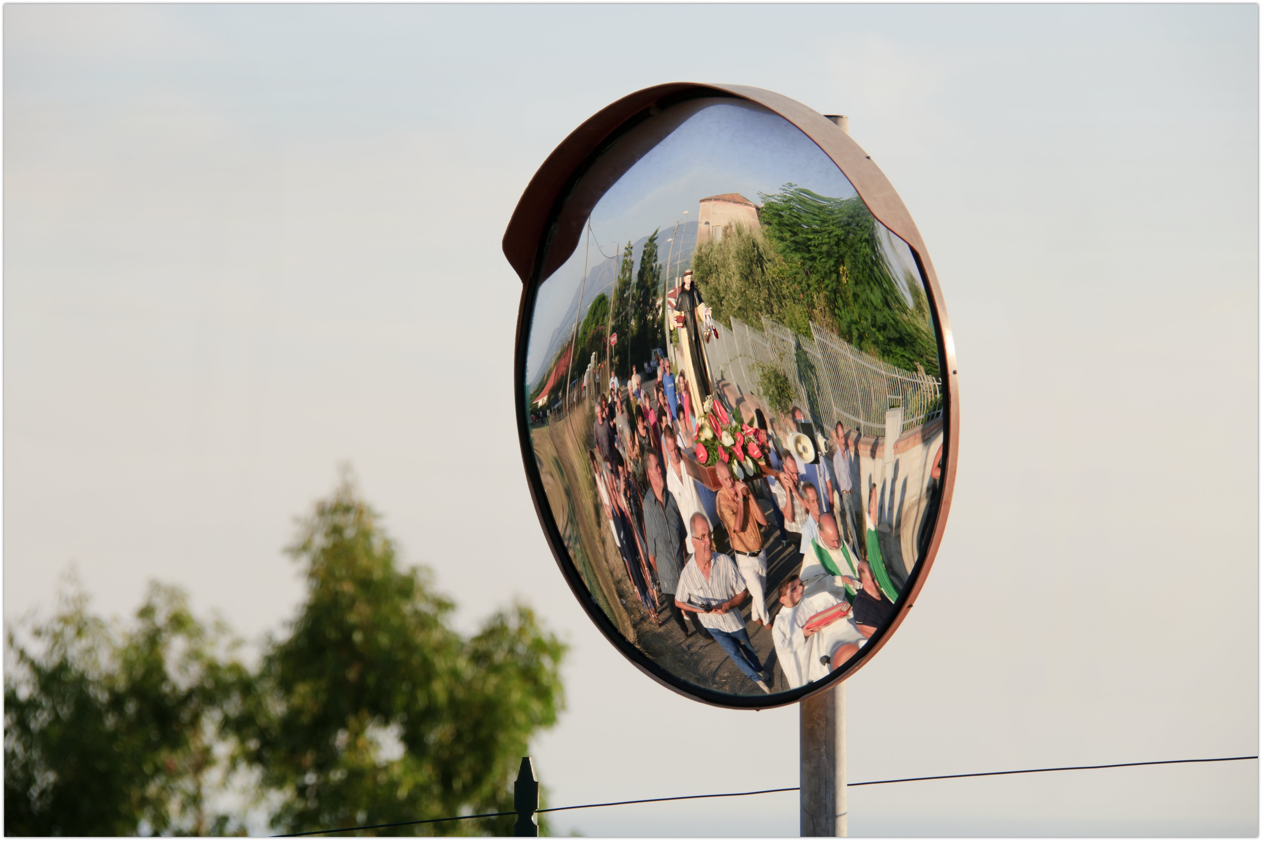 A011 - RIFLESSO RELIGIOSO