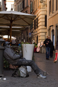 Piazza di Pietra - Mimetismi