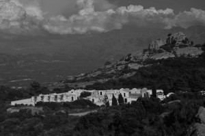 L'assenza in un cimitero