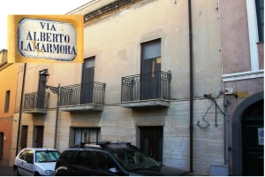 15-sardegna-2017-oristano-via-alberto-la-marmora-dscn4629_c