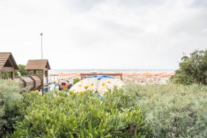Il-mare-...-da-dietro 02