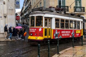 Mariani-Francesca-Quando-piove-a-Lisbona- 